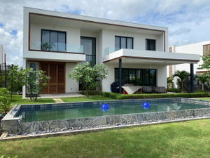 Contemporary 4-Bedroom Villa with Private Pool and Sea View – Akasha Estate, Tamarin 1002621539