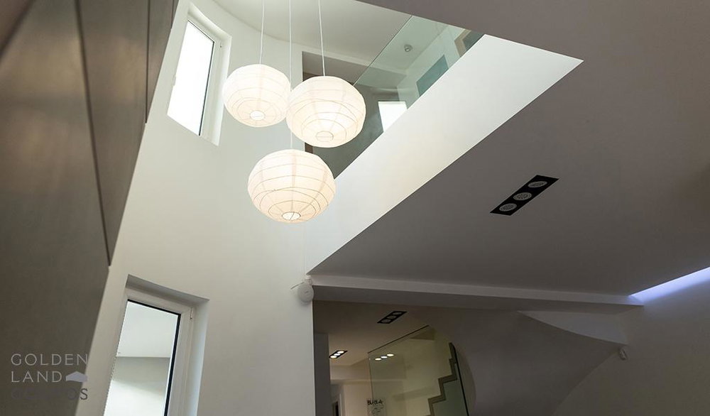 For sale: Modern house with garden and exceptional luxury 1026781410