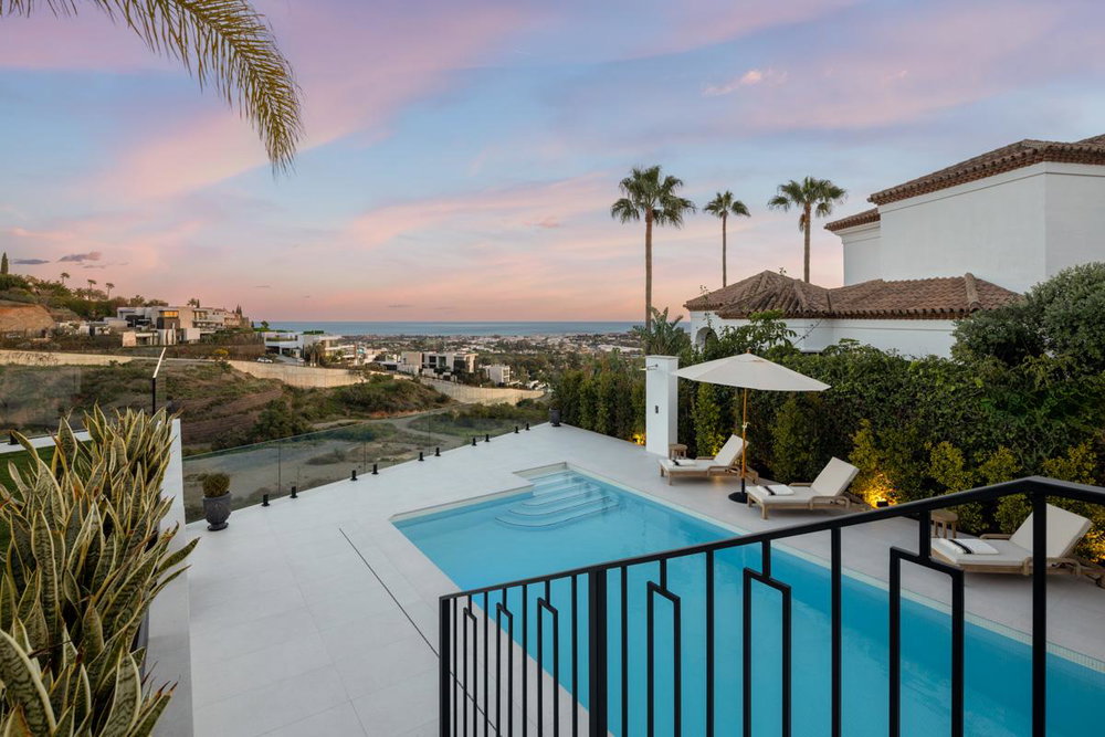 Luxury villa in Monte Halcones with panoramic sea views and heated pool 1093653860