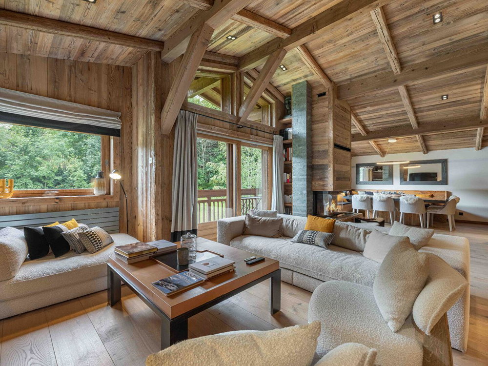 Top floor apartment – 4 bedrooms – In the immediate vicinity of the village centre for sale in Megeve 1096689625