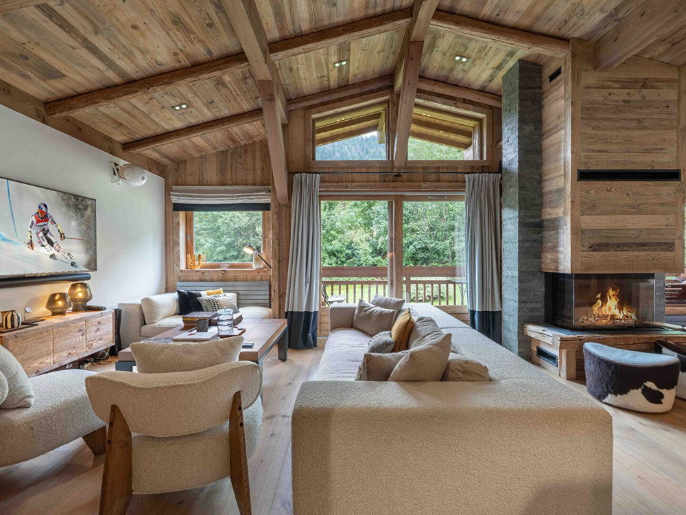 Top floor apartment – 4 bedrooms – In the immediate vicinity of the village centre for sale in Megeve 1096689625