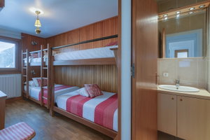 Ski-in ski-out apartment in the centre of the resort for sale in Courchevel 1188118826