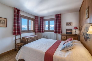Ski-in ski-out apartment in the centre of the resort for sale in Courchevel 1188118826