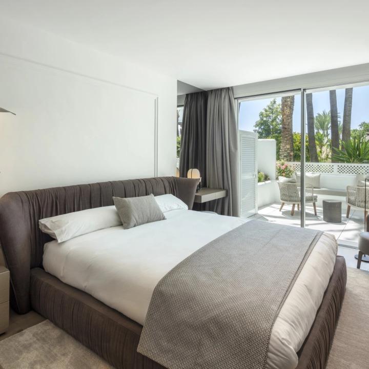 Chelsea-Inspired Apartment with Terrace and High-End Finishes in Puente Romano – Marbella 1188350386