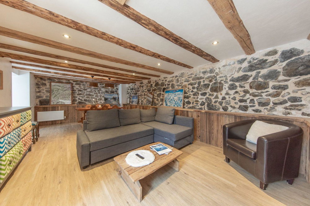 9 Bedrooms Chalet – Large Terrace with jacuzzi for sale in Morzine 1226826594