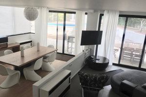 Villa of 430 m² for sale in Voula 123052765