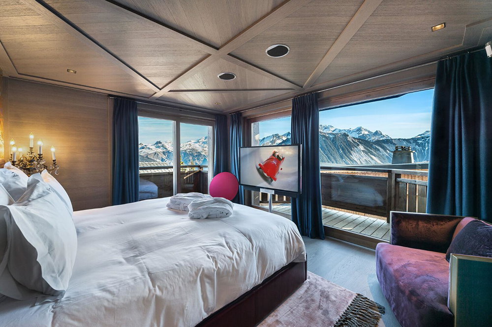 Exceptional chalet – Prime location in the resort for sale in Courchevel 1267967685