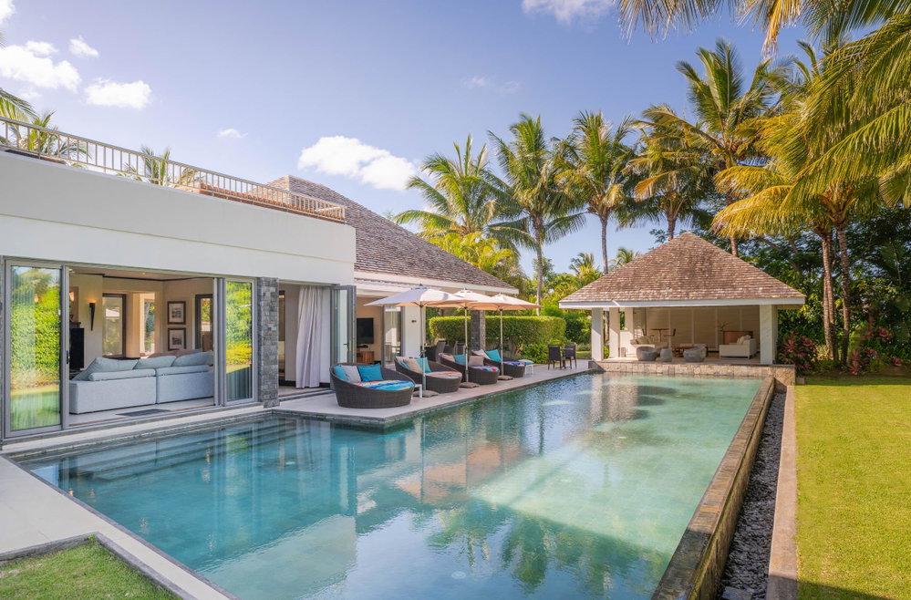 Magnificent 1972m² property with swimming pool, garden and panoramic view in Anahita 1336987510