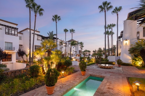 3-bedroom apartment for sale with sea view in Marbella, Golden Mile 1420242718