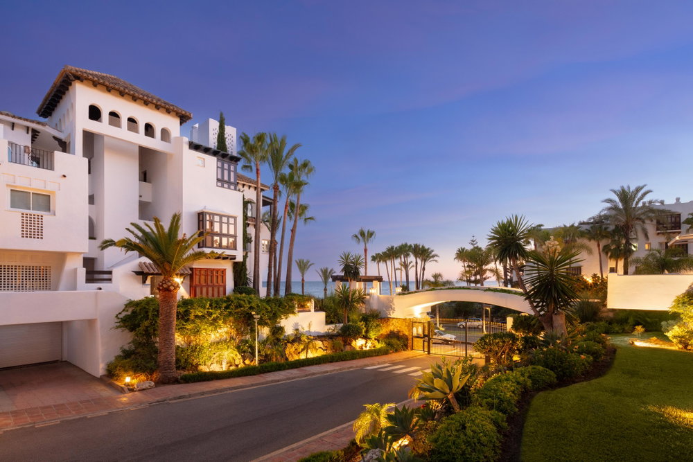3-bedroom apartment for sale with sea view in Marbella, Golden Mile 1420242718