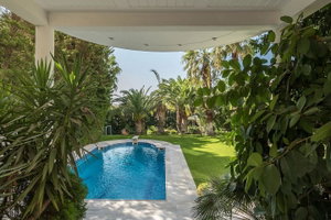 Villa of 850 m² for sale in Voula 1423354426