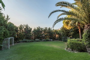 Villa of 850 m² for sale in Voula 1423354426