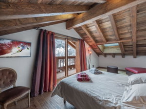 4 bedrooms chalet with a view of La Saulire, nearly ski slopes for sale in Meribel 1430303315