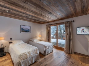 4 bedrooms chalet with a view of La Saulire, nearly ski slopes for sale in Meribel 1430303315