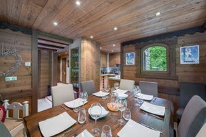 Chalet with large terrace and jacuzzi – 10 minutes’ walk from the centre of Méribel for sale in Meribel 143365881