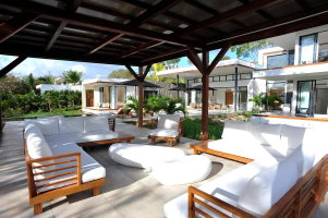 An Elegant and Distinguished Property: A Luxurious Villa Perfect for Refined Connoisseurs 1458285565