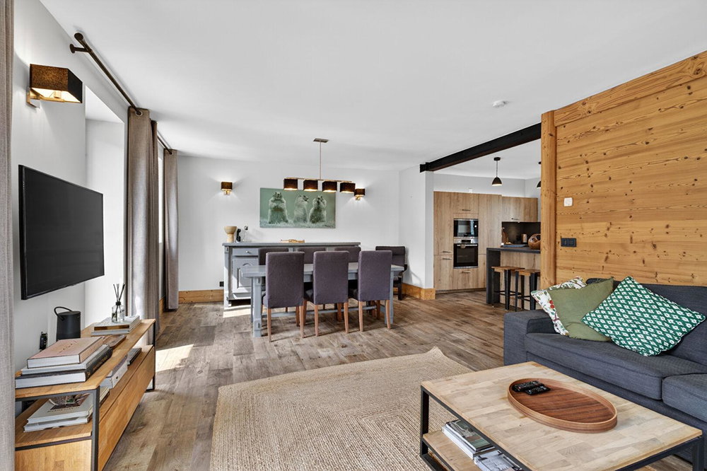 Great opportunity in Les Allues, 2 south-facing houses for sale in Meribel 1462821229