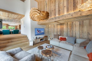 Renovated chalet – 4 bedrooms and a swimming pool for sale in Megeve 1466674500