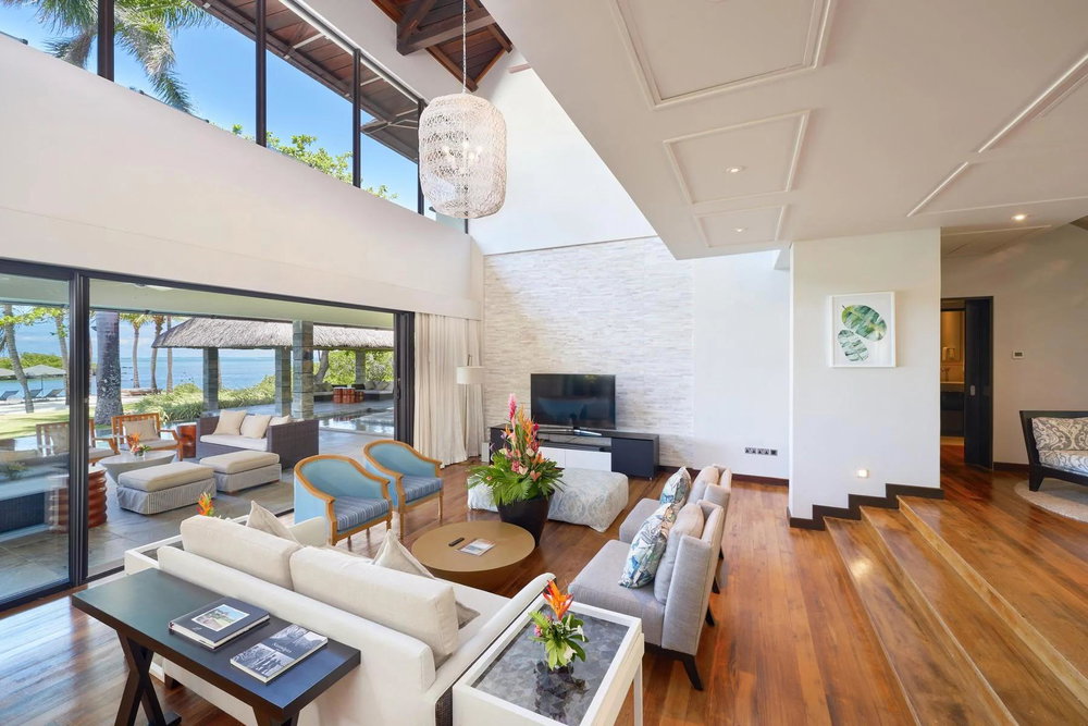 Invest in luxury on the west coast of Mauritius with this 630 m² villa offering ocean views 148265479