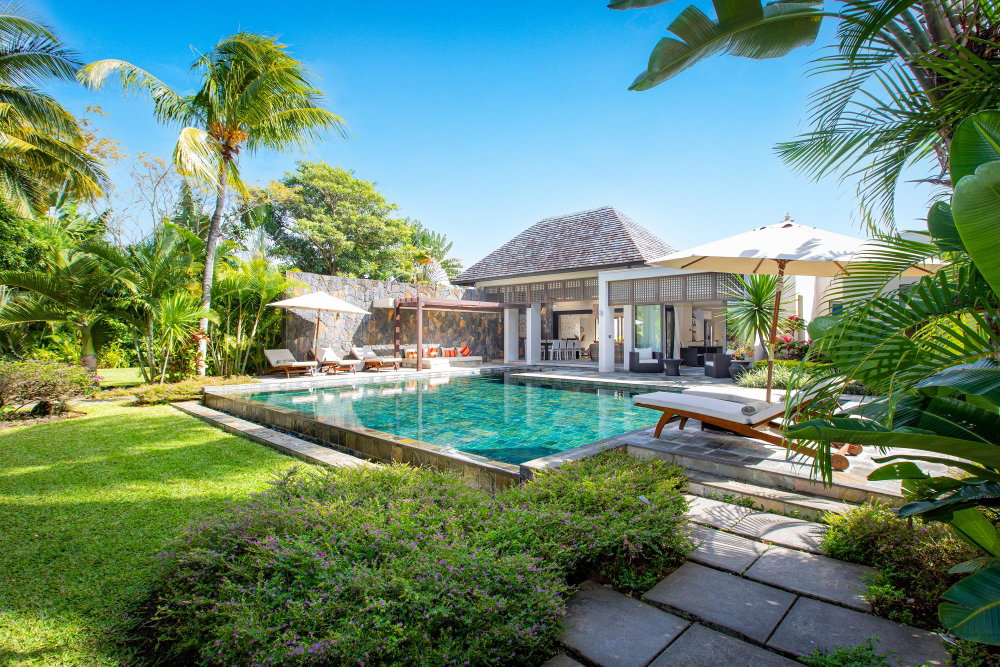 Contemporary villa with pool and tropical garden for sale | Anahita Golf & Spa Resort Beau Champ 1612266558