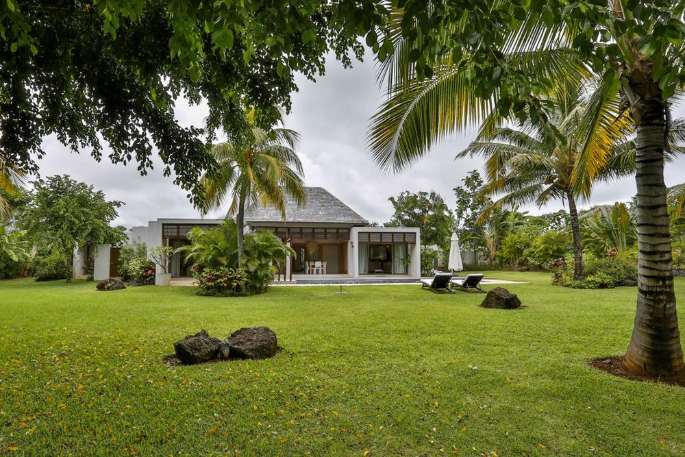 Contemporary villa with pool and tropical garden for sale | Anahita Golf & Spa Resort Beau Champ 1612266558