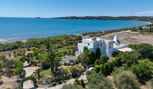 Luxury residence with swimming pool in Petrothalassa – Greece 1619576099