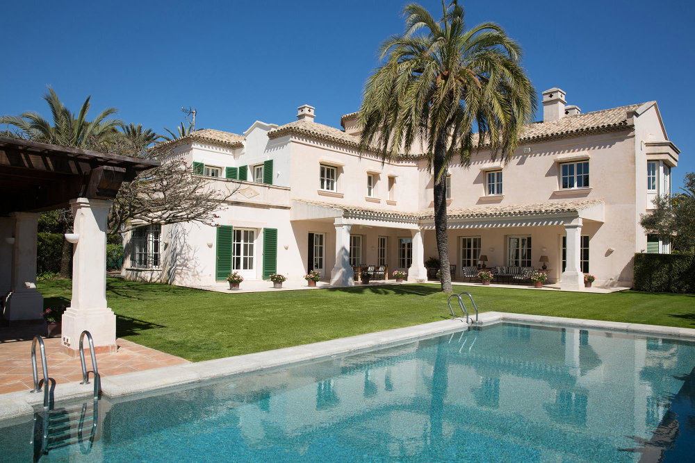 Exceptional Seafront Property in Marbella Est with View 1671821802