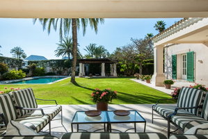 Exceptional Seafront Property in Marbella Est with View 1671821802