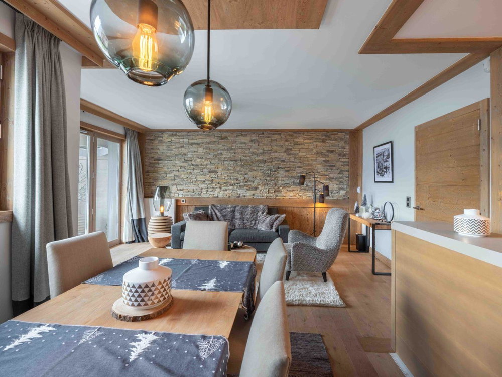 Two-bedroom apartment – resort center for sale in Courchevel 1754612862