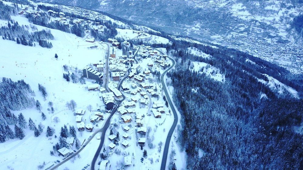 Two-bedroom apartment – resort center for sale in Courchevel 1754612862