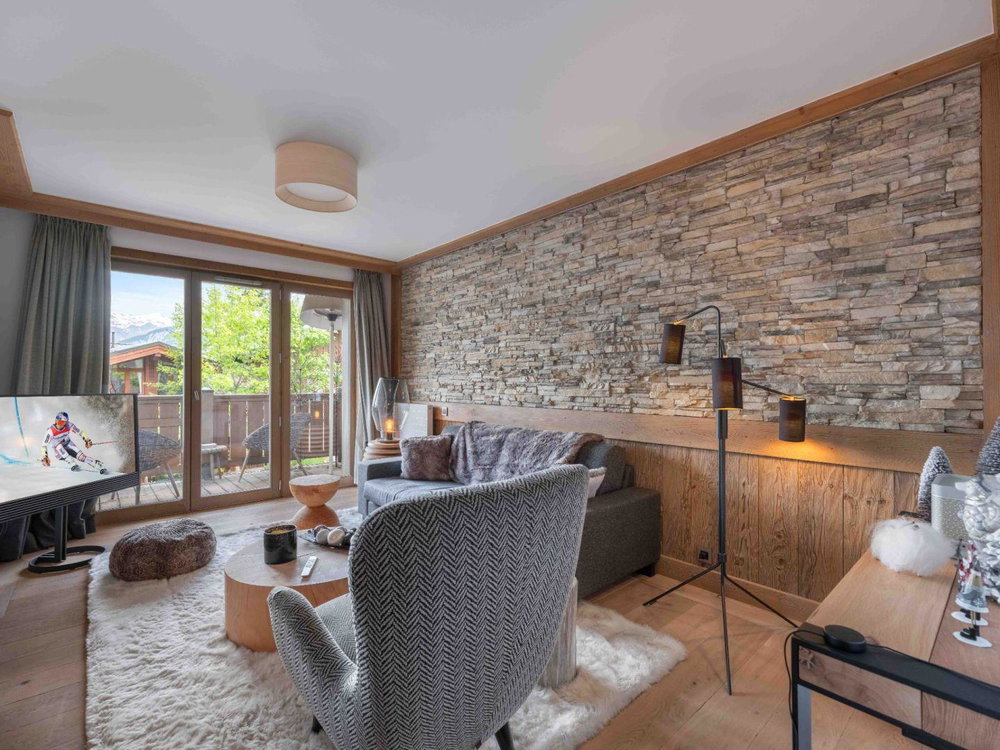 Two-bedroom apartment – resort center for sale in Courchevel 1754612862