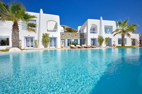 Seafront villa of 700 m² with private dock for sale in Mykonos – Psarou 1776988417