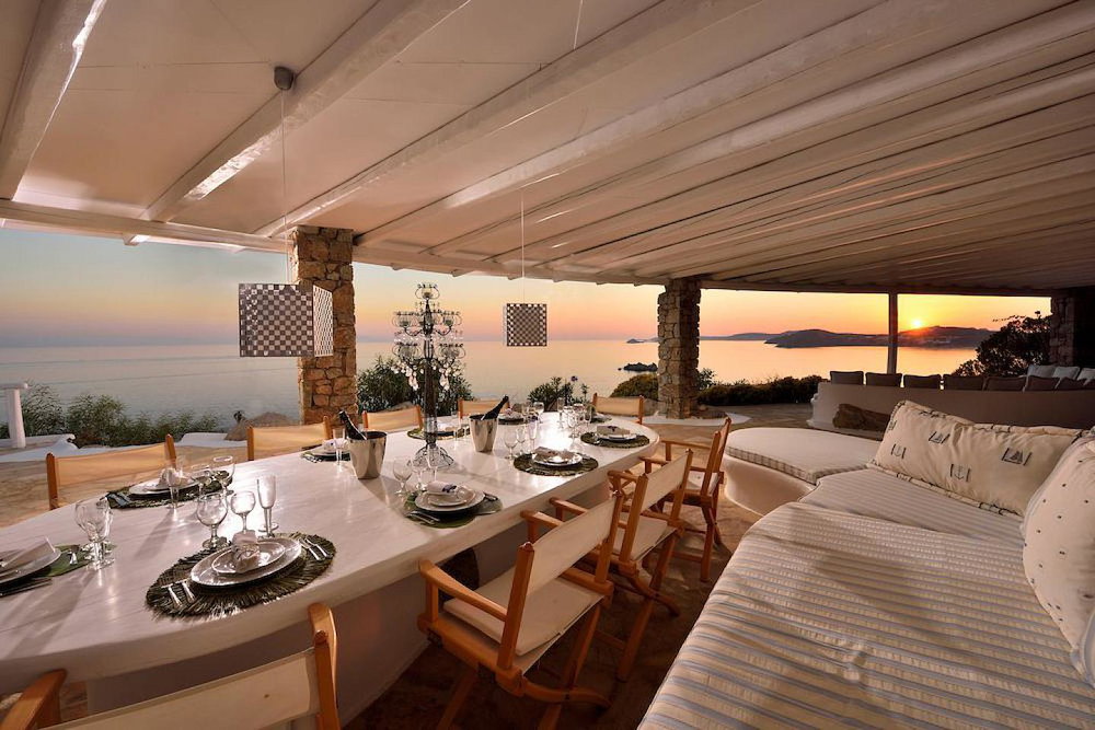 Seafront villa of 700 m² with private dock for sale in Mykonos – Psarou 1776988417