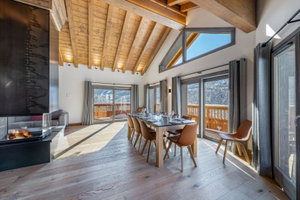 Exclusive : Recent triplex with Mountain Views – Meribel village for sale in Meribel 1924929197
