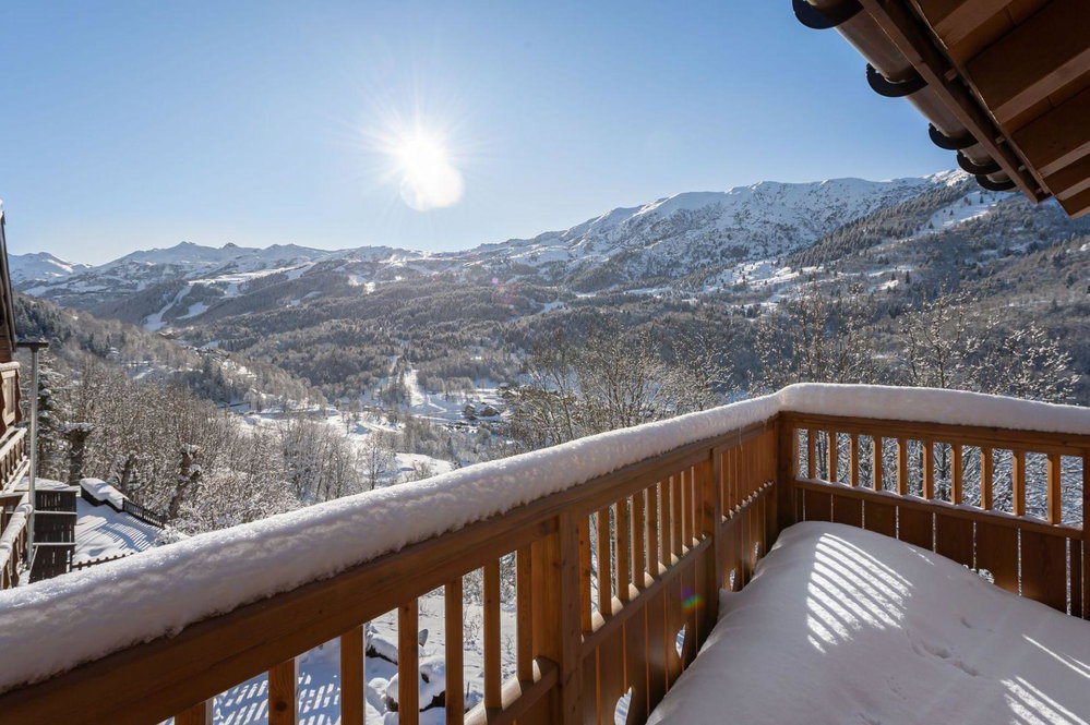 Exclusive : Recent triplex with Mountain Views – Meribel village for sale in Meribel 1924929197