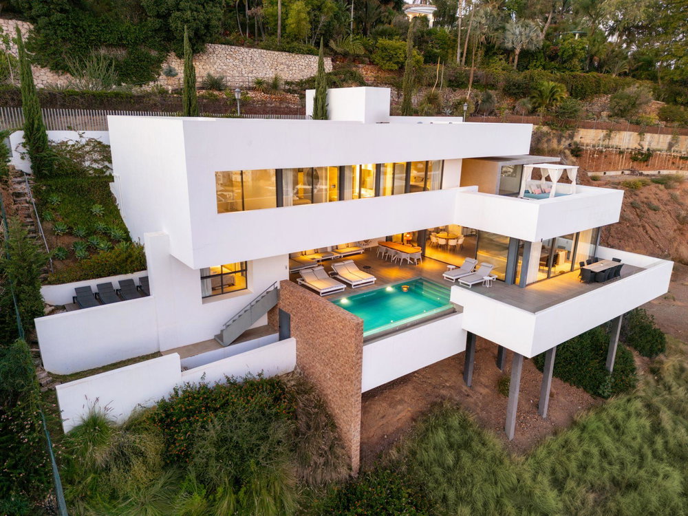 Exceptional Villa with Panoramic Views in El Herrojo Alto, Southern Spain, Marbella 2049963432