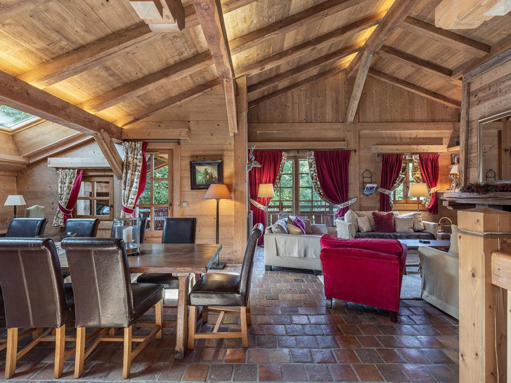 Chalet Mont d’Arbois – 5 bedrooms – Close to ski lifts and golf course for sale in Megeve 2089136802