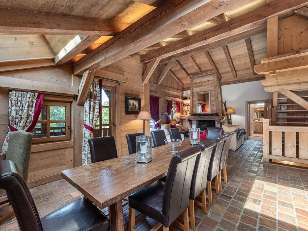 Chalet Mont d’Arbois – 5 bedrooms – Close to ski lifts and golf course for sale in Megeve 2089136802