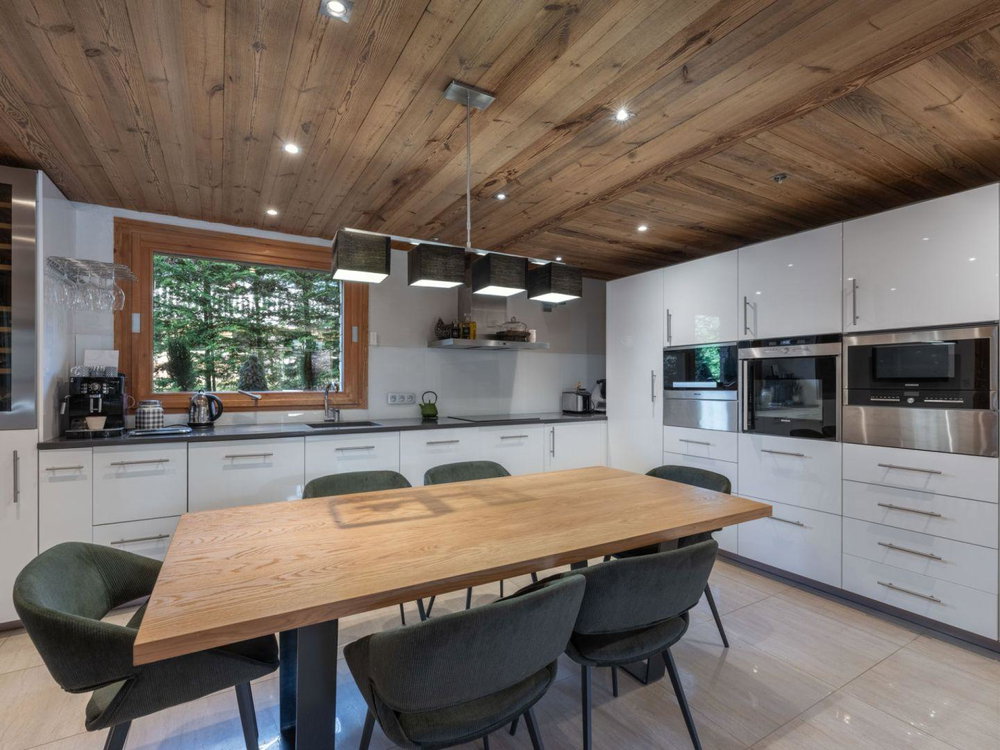 Ground floor apartment – Four bedrooms – close to the village center for sale in Megeve 2089944527