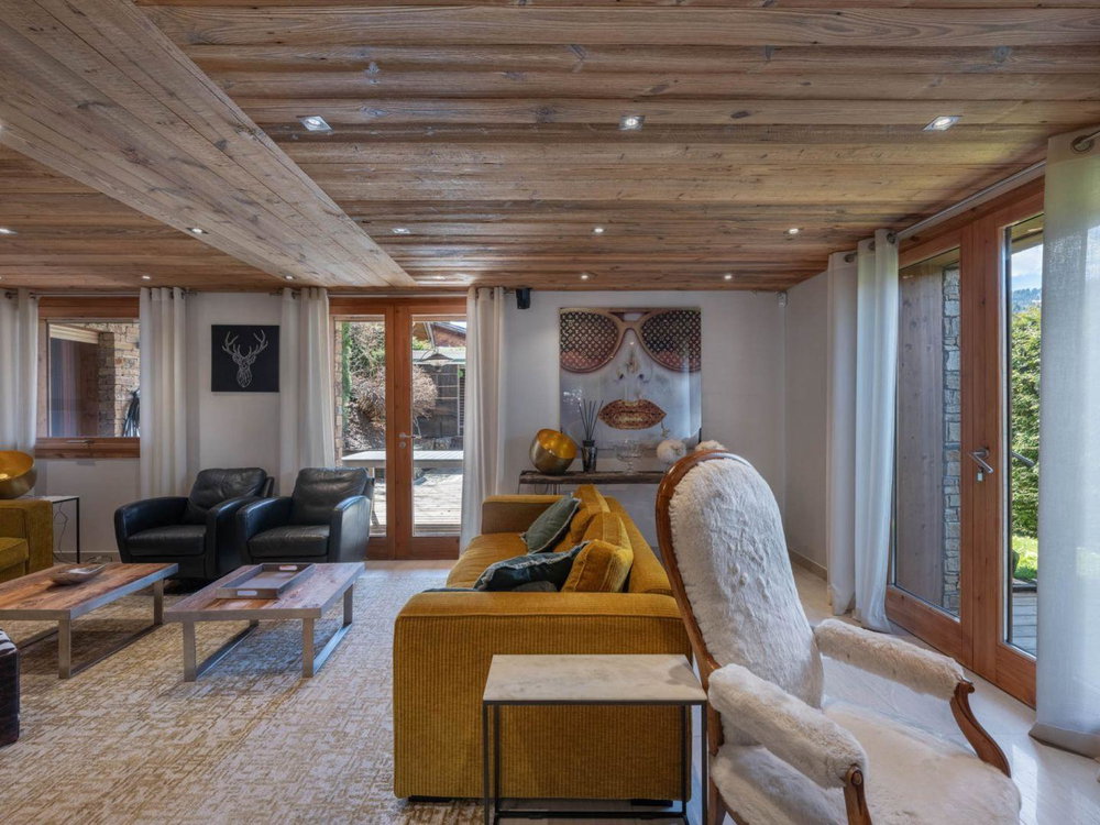 Ground floor apartment – Four bedrooms – close to the village center for sale in Megeve 2089944527