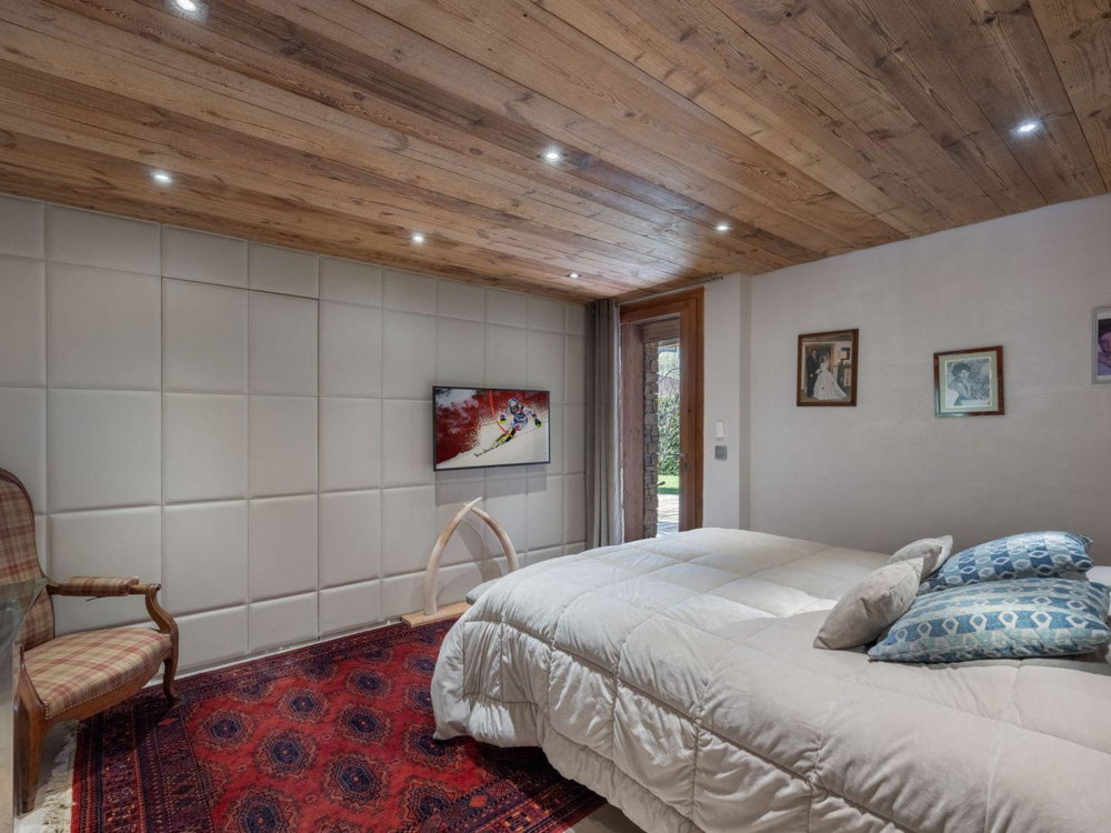 Ground floor apartment – Four bedrooms – close to the village center for sale in Megeve 2089944527