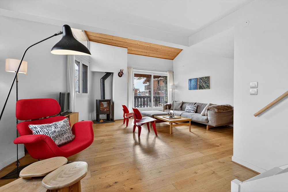 Chalet comprising two apartments in Les Allues for sale in Meribel 2158879600