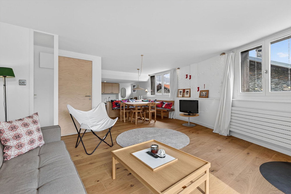 Chalet comprising two apartments in Les Allues for sale in Meribel 2158879600