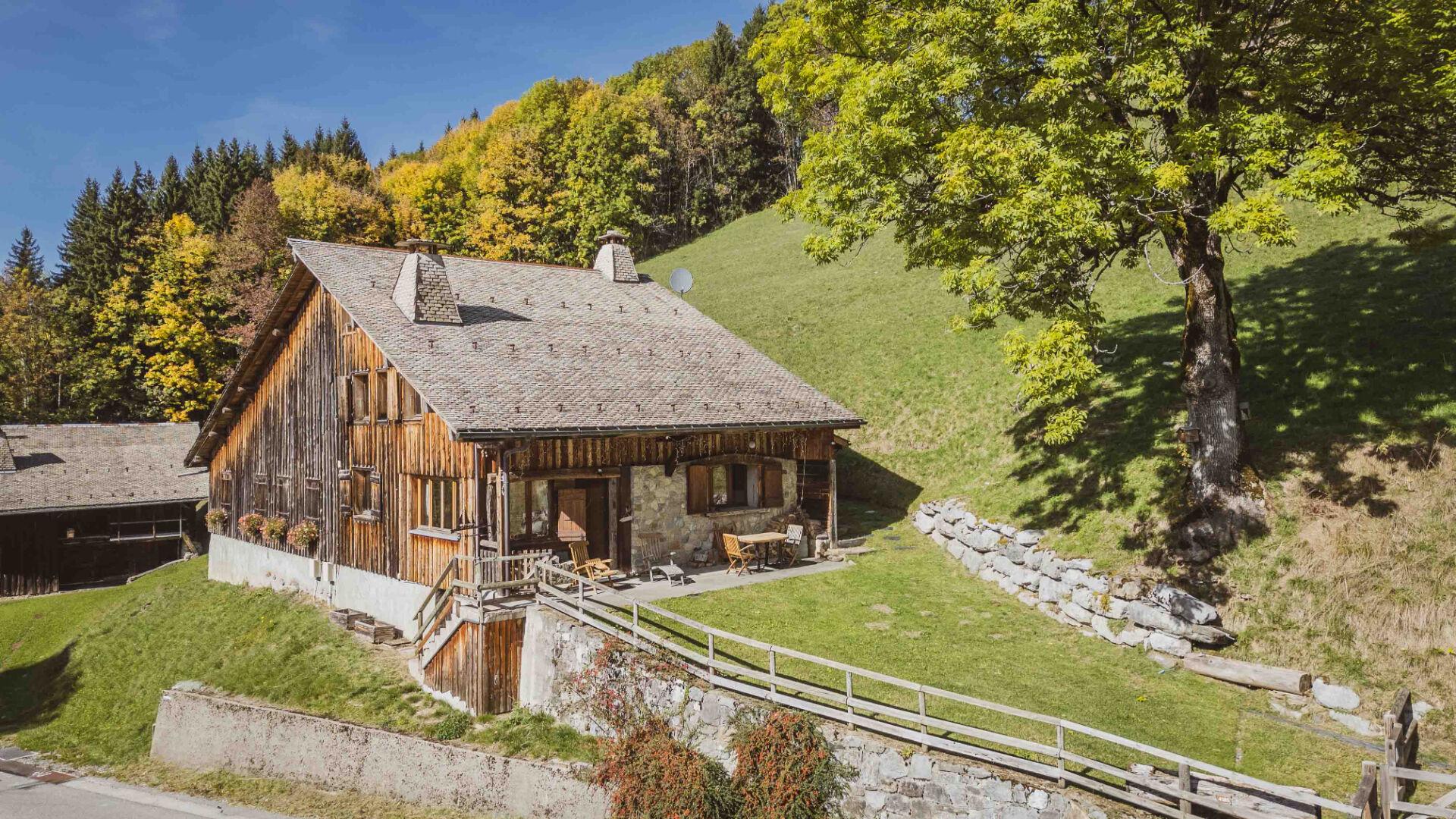 Authentic renovated semi-detached farmhouse - With garden for sale in Morzine 2173015880