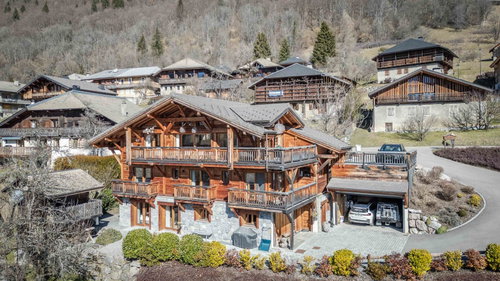 Authentic 11-room chalet – Panoramic views for sale in Morzine 2270669805