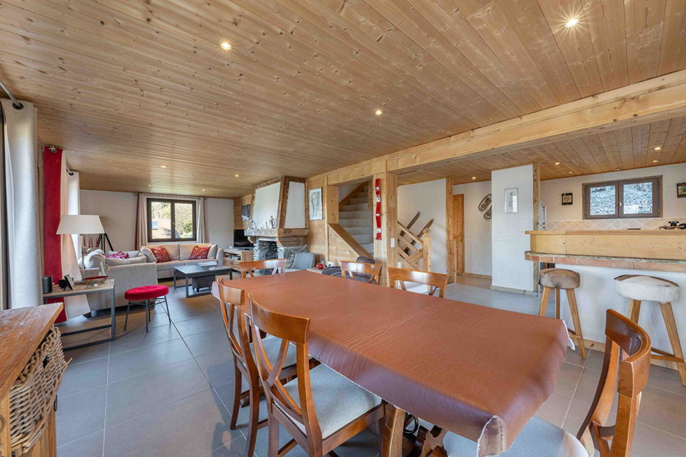 Chalet – 4 bedrooms – overlooking the village for sale in Saint-Gervais Mont-Blanc 2318791379