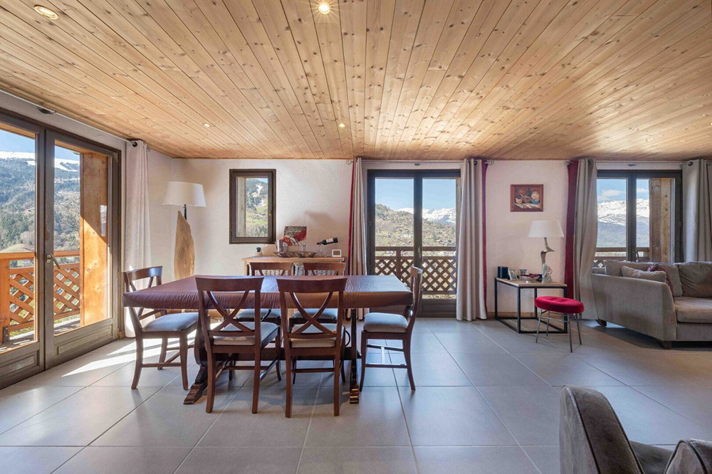 Chalet – 4 bedrooms – overlooking the village for sale in Saint-Gervais Mont-Blanc 2318791379