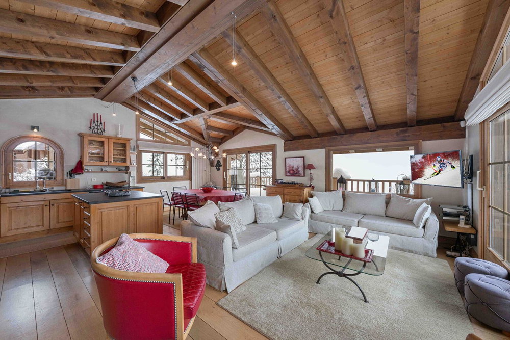 The charm of a chalet in the heart of Le Praz – A rare property for sale for sale in Courchevel 2332667651