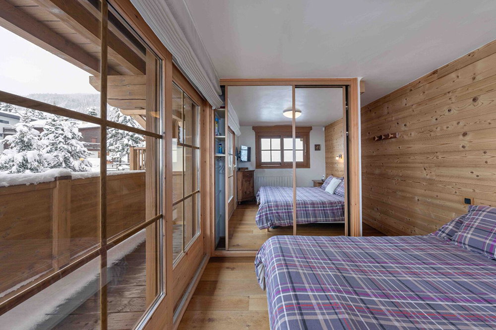 The charm of a chalet in the heart of Le Praz – A rare property for sale for sale in Courchevel 2332667651