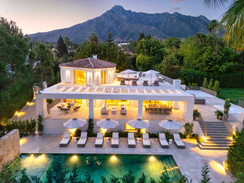 Contemporary villa for sale with mountain views and private tennis court | Rocío de Nagüeles Marbella 2349285061